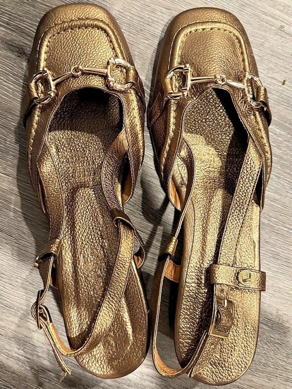 Inuovo Metallic Mary Jane Heels in Brown